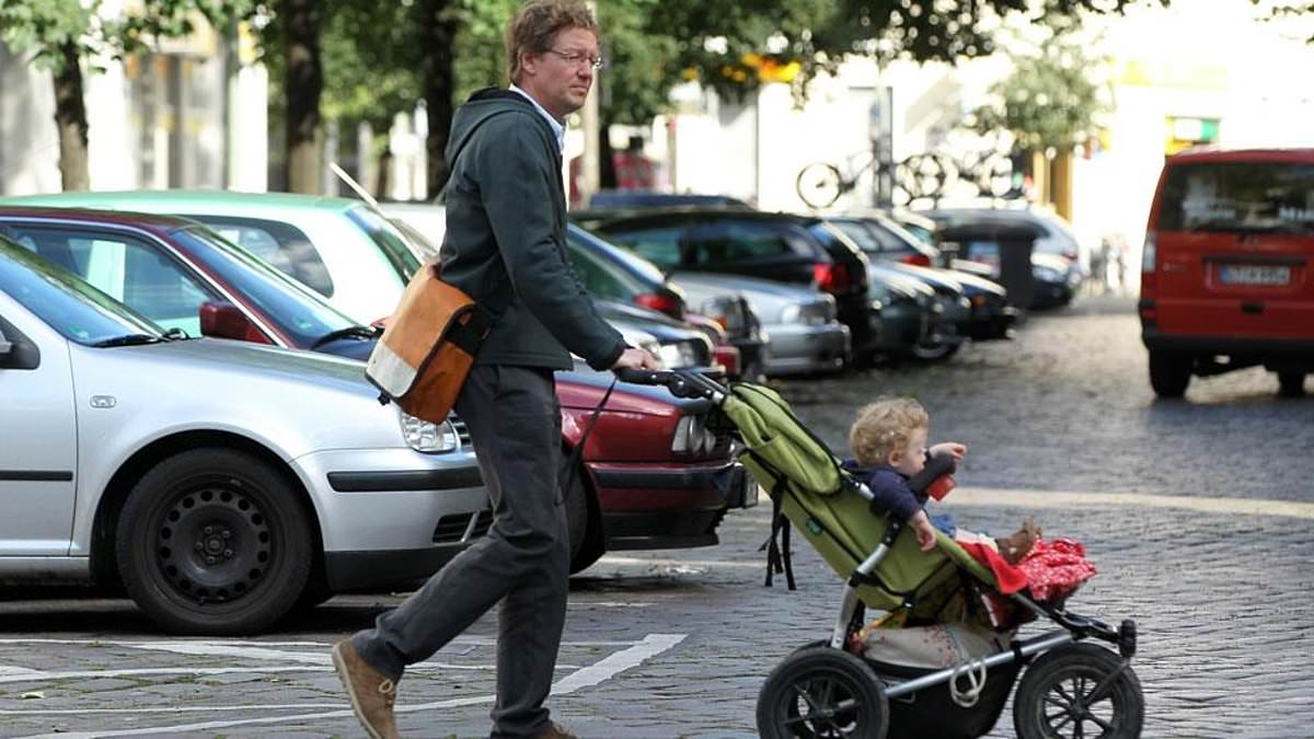 The Hidden Toll of Being a 'Sandwich Carer': How Caring for Both Parents and Children Affects Health