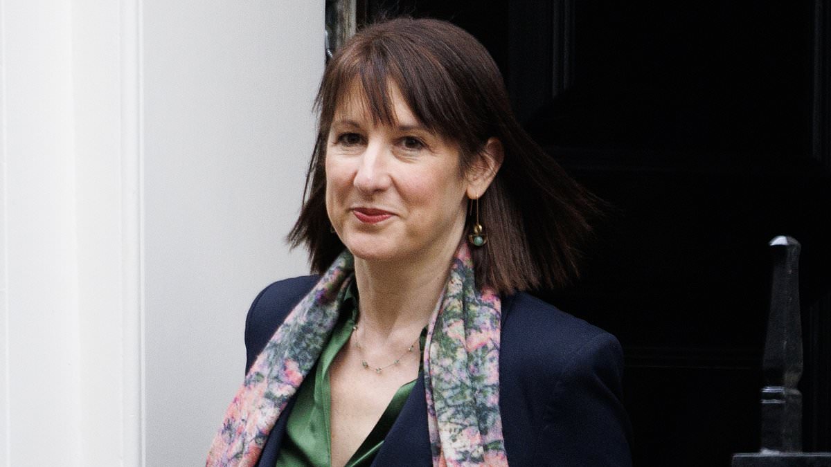 UK Chancellor Intervenes in Landmark Car Finance Scandal: Payouts Halted