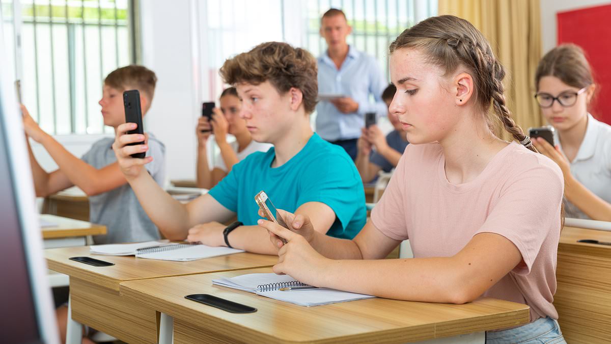 Do School Phone Bans Really Work? Experts Weigh In On The Impact On Students