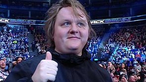Lewis Capaldi Spotted at Wrestling Match, Gives Thumbs Up Amid Career Hiatus