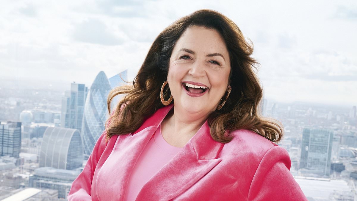 Ruth Jones Opens Up About Body Confidence: 'I Felt Self-Conscious' During Early Career Photoshoots