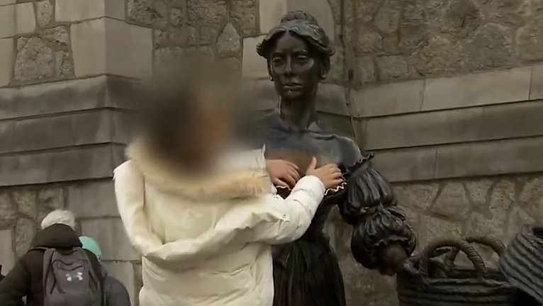Turis Bermain Kasar dengan Patung Molly Malone: Dewan Kota Dublin Panggil Polisi!