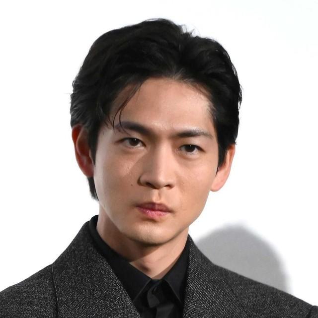 一緒に街を歩きたい男性芸能人ランキング！目黒蓮が1位、木村拓哉が3位に