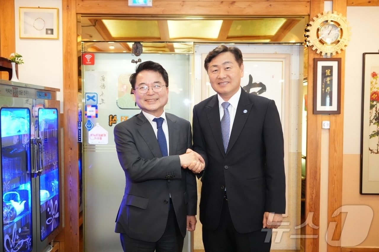 2036년 하계올림픽 유치 위해 전국을 누비는 육동한 춘천시장, 전주·무주 방문