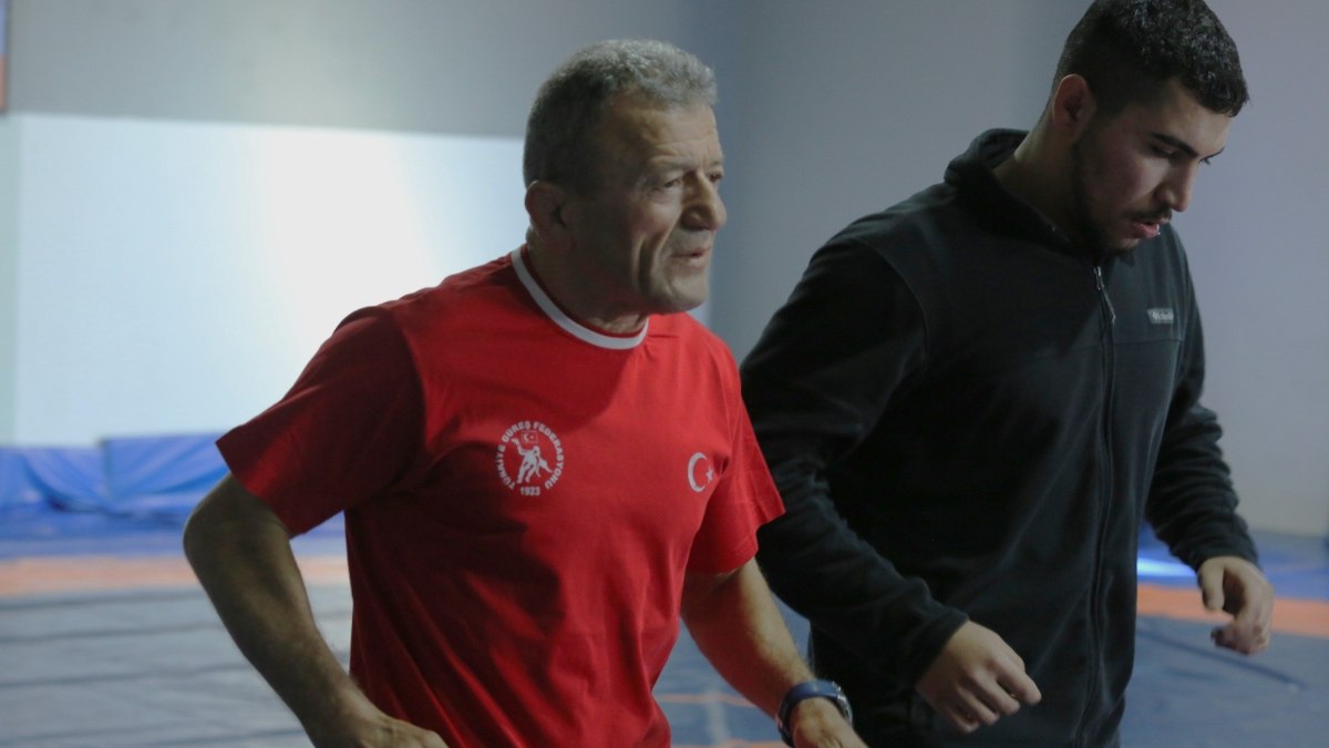 39 Yıllık Spor Aşkı: Şampiyon Öğretmen Kenan Bektaş'ın İlham Verici Hikayesi