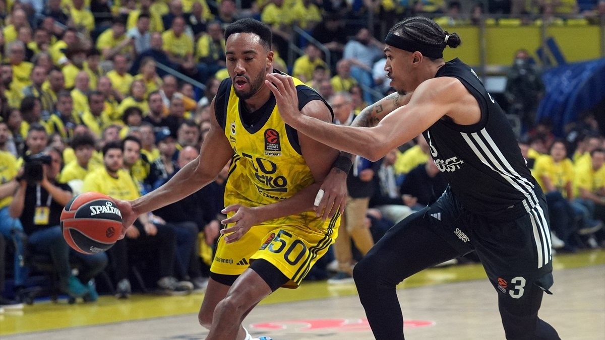 Fenerbahçe, EuroLeague Play-Off İlk Maçında Paris Basketbol'u 83-78 Yendi