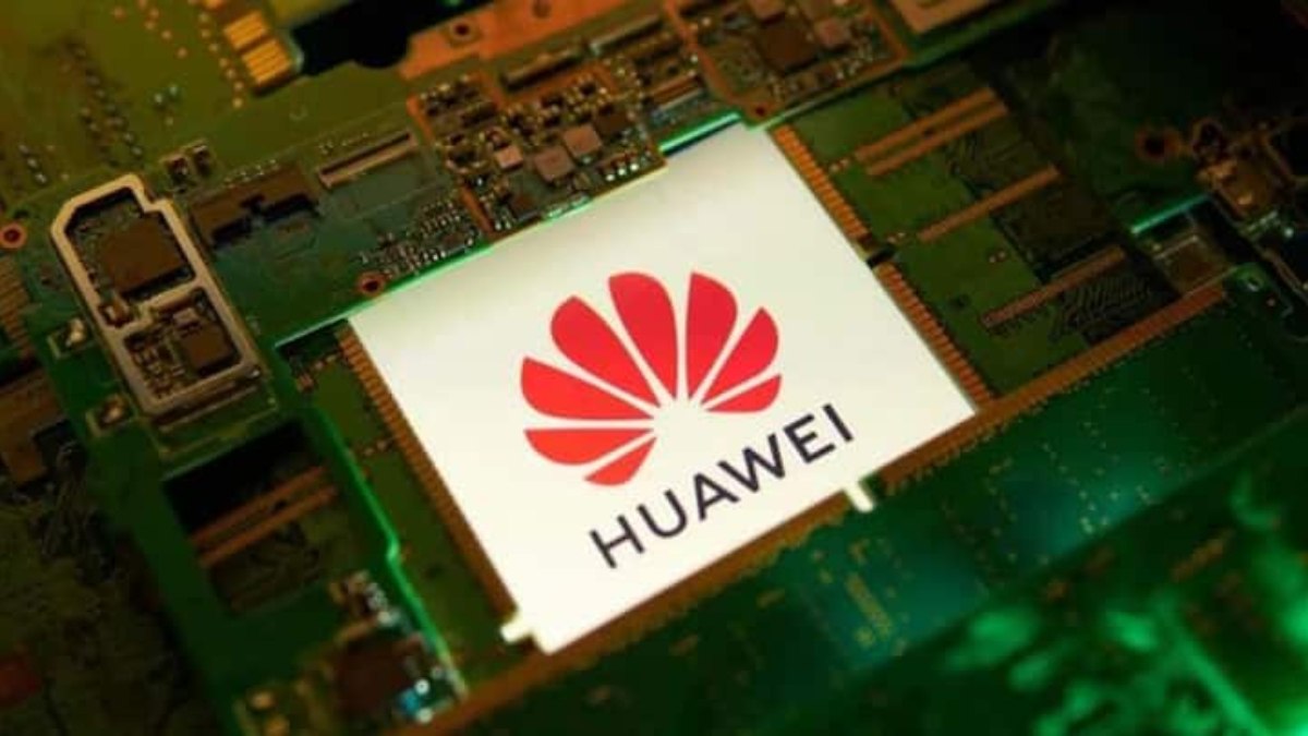 Huawei'den NVIDIA'ya Bomba! Yerli Yapay Zeka Çipi Ascend 910D ile Rekabet Başlıyor