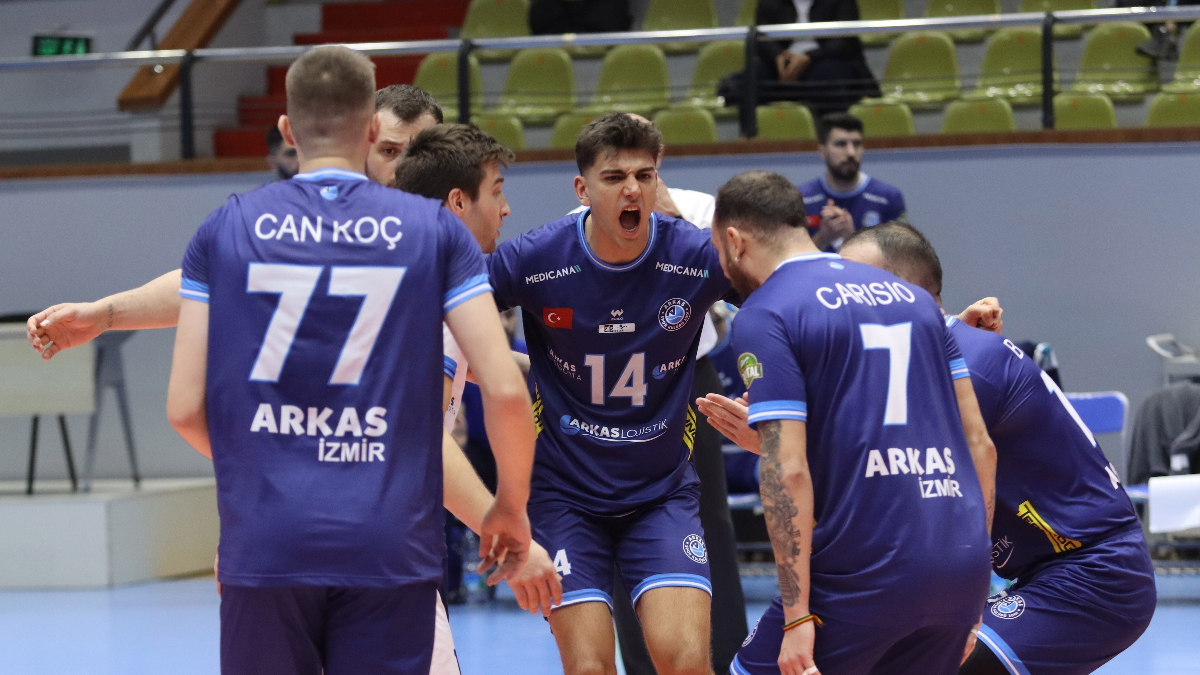Arkas Spor'da Büyük Değişim: 5 Oyuncu Ayrıldı, Genç Yeteneklere Yer Açıldı!