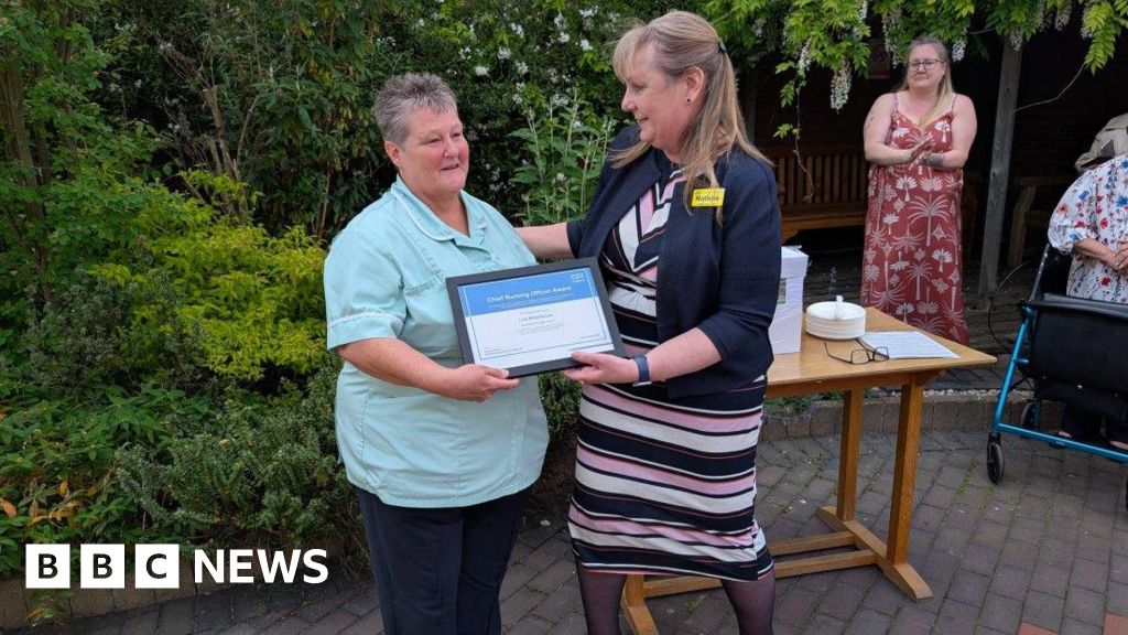 Local Heroine Honoured: Warwickshire Healthcare Worker Receives National Recognition for 30+ Years of Dedicated Service
