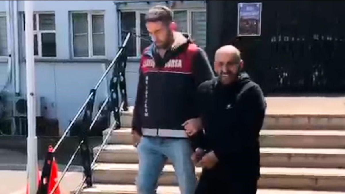Hırsızlık Sonrası Şanssızlık: Telefonunu Düşürdü!
