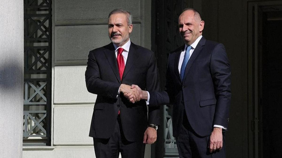 Yunan Bakan Ağzından Çıkanlar: Türkiye'nin Savunma Gücü Yunanistan'ı Şaşırtıyor!