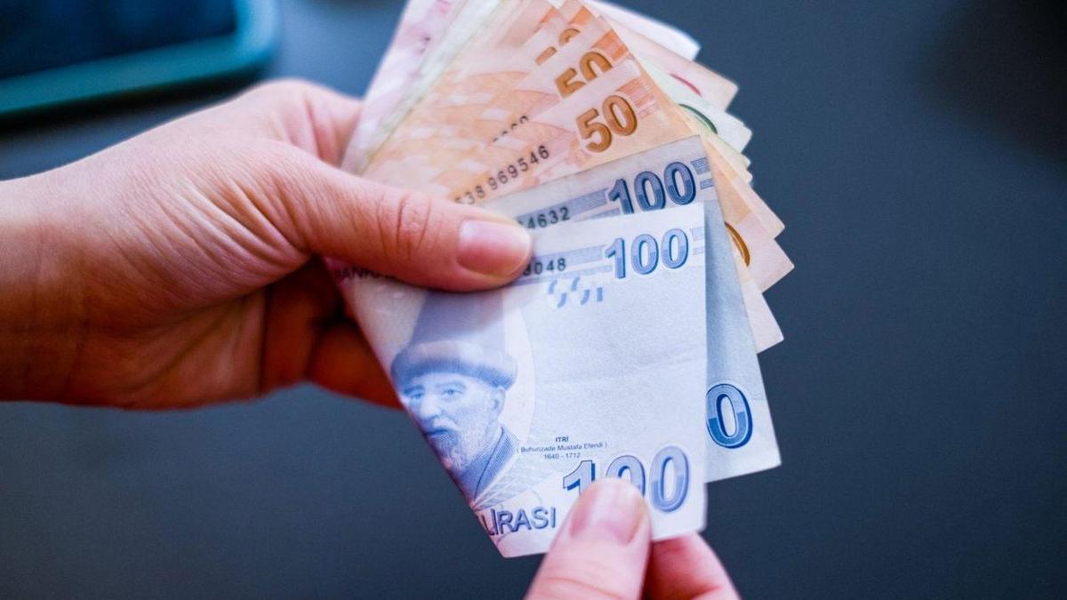 Emekli ve Memur Maaşlarına Zam Rüzgarı: Kritik Enflasyon Verisiyle 4 Farklı Senaryo Ortaya Çıktı!