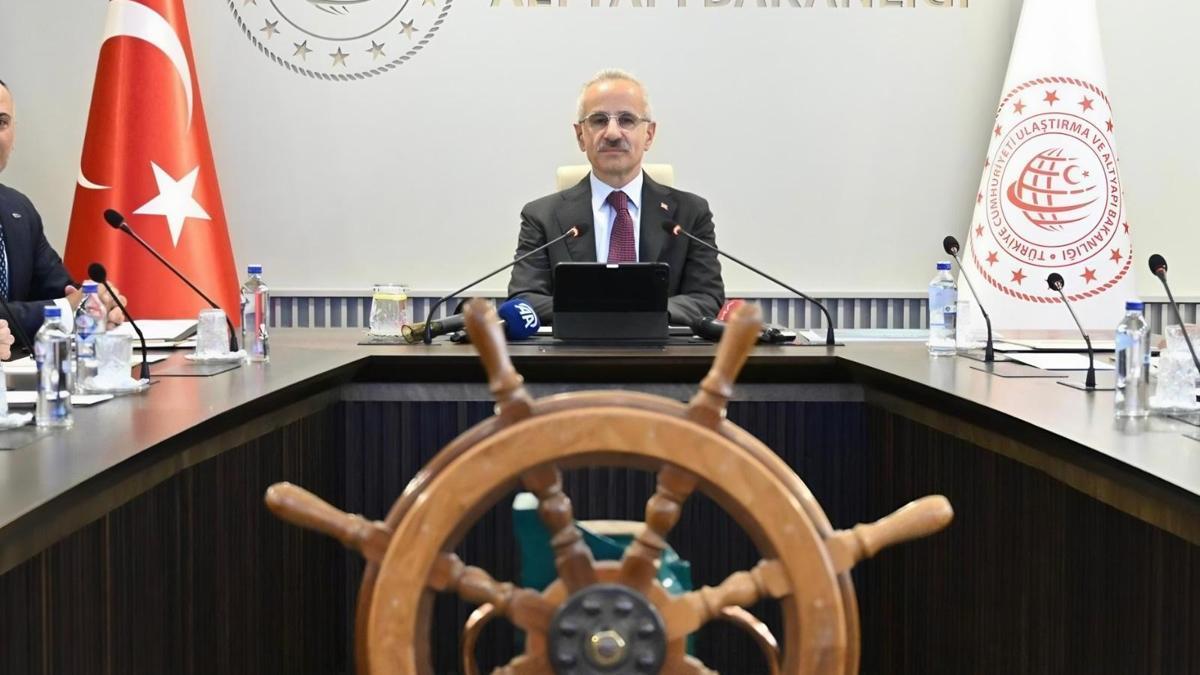 Hürmüz Boğazı'nda Alarm! Bakan Uraloğlu'ndan Güvenlik Açıklaması: Önlemler En Üst Seviyeye Çıkarıldı