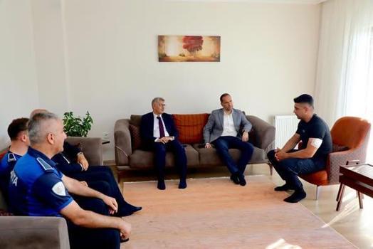 Niğde Valisi Çelik, Görevde Saldırıya Maruz Kalan Zabıtaları Ziyaret Etti: 'Yanınızdayız' Mesajı
