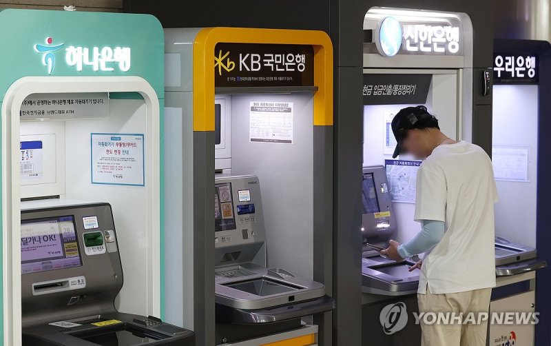 금융지주, 역대 최대 실적 이어갈까? KB·신한 '5조 클럽' 도전, 1분기 실적 발표 임박