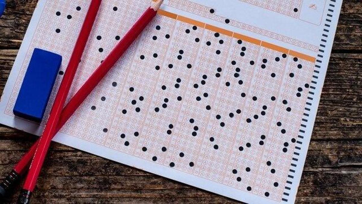 LGS Sınavı İçin Heyecan Başladı: Sorular Yayımlandı, Öğrenciler Şimdiden Çalışmaya Koştu!