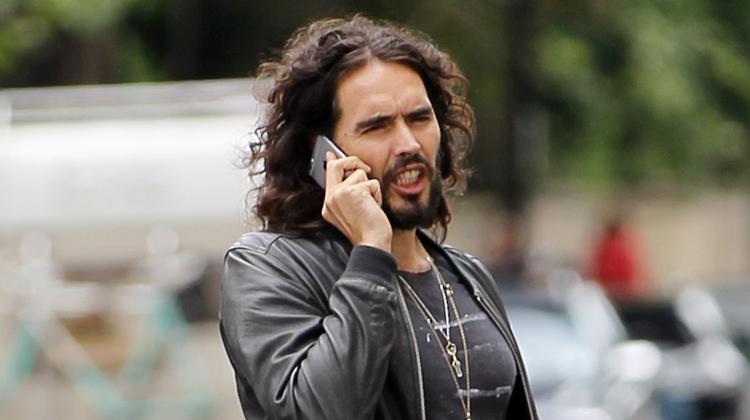 Ünlü Komedyen Russell Brand'a Tecavüz ve Taciz Davası: Yıllardır Süren Suçlamalar