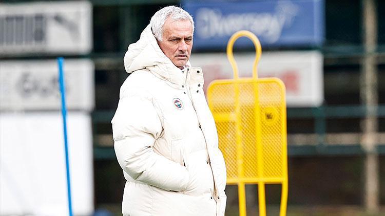 Fenerbahçe Sivasspor Maçı Hazırlıkları Tamam! 4 Eksikle Deplasmana Gidiyor