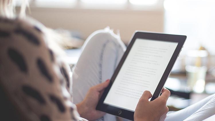 E-kitap Okuyucuları da Katlanabilir mi Olabilir?