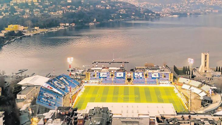 Como'nun Hollywood Rüyası: Tribünleri Dolduran Yıldızlar ve Belgesel Heyecanı!