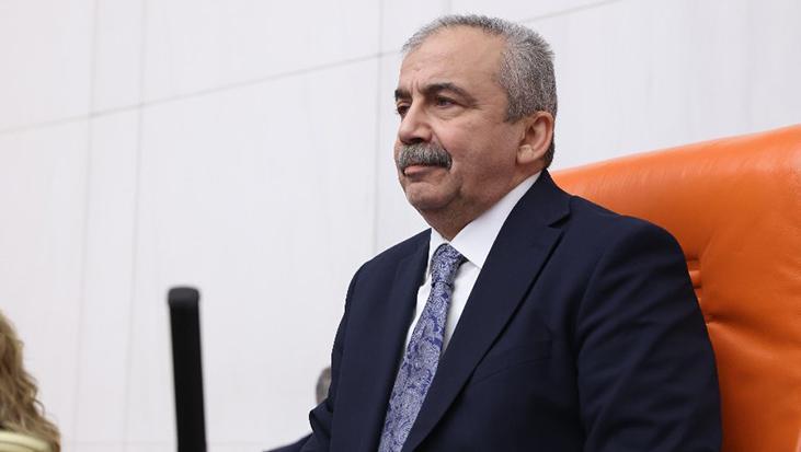Sırrı Süreyya Önder'den Acil Sağlık Haberi: Yoğun Bakımda Tedavisi Devam Ediyor