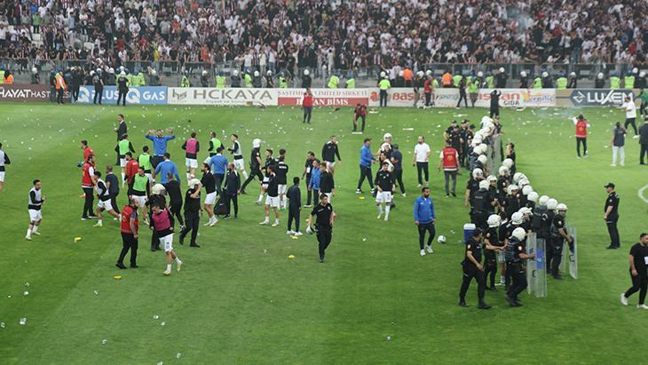 Elazığspor - Vanspor FK Maçının Cezası Açıklandı: Tribünlerdeki Olaylara Sert Reaksiyon!
