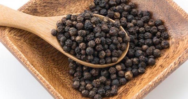5 Khasiat Konsumsi Campuran Lada Hitam dan Madu untuk Kesehatan Tubuh