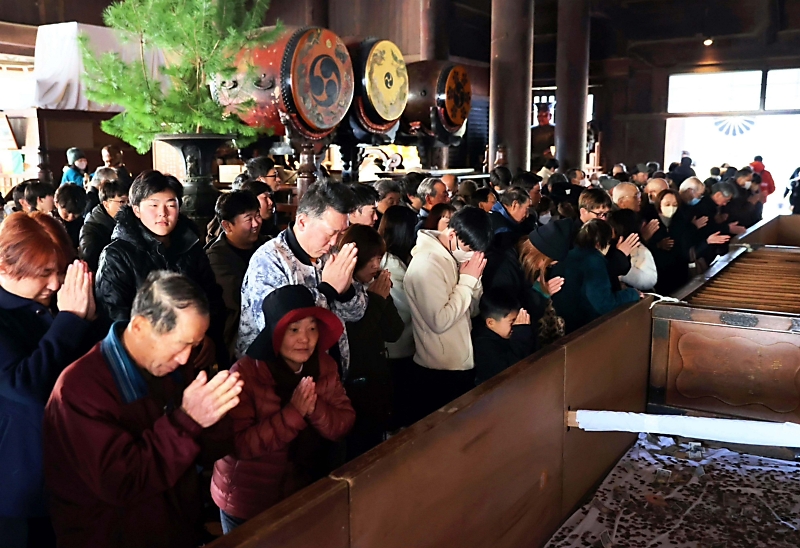 新年を綺麗にスタートさせる！長野市善光寺の初詣の人出は盛り上がる