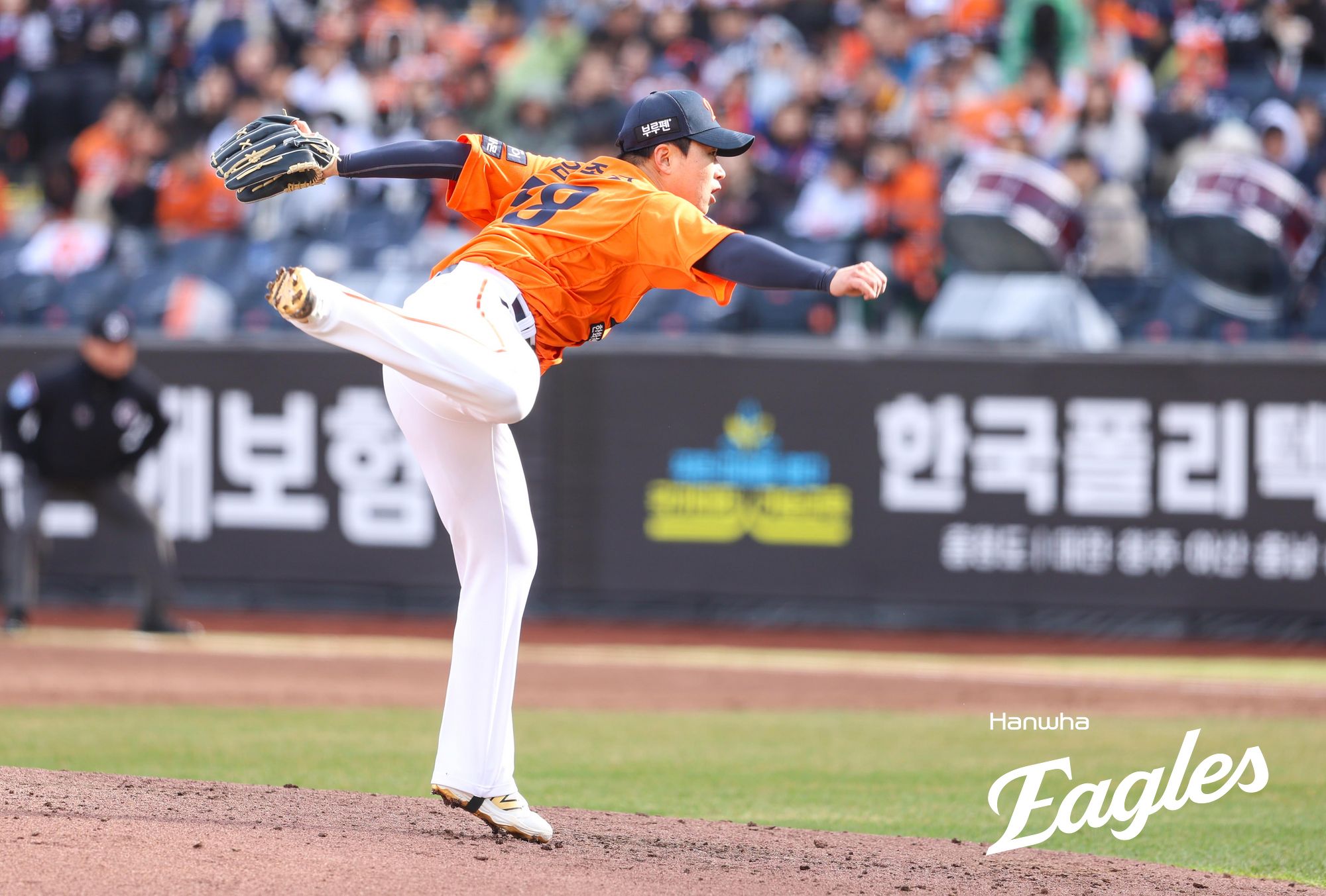 기적의 복귀! 한화 김종수, 1005일 만에 등판해 승리 기여