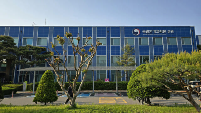 전기차 폐배터리, 미래 기술과 재활용의 핵심! 국립환경과학원 기술 자료집 발간