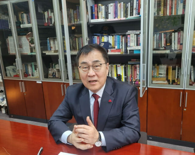 AI 혁명 선점해야! 최형두 의원, 과학기술 시스템 전면 개편 촉구 - 한국의 미래를 건 핵심 과제
