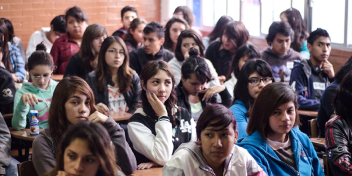 ¡El Futuro ya Está Aquí! México Lidera el Optimismo sobre la IA en Educación, Pero Urge Cerrar la Brecha Digital