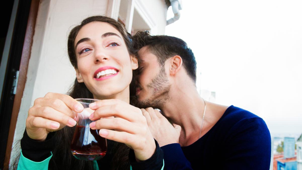 La pareja que salvó su relación gracias a ChatGPT: una historia de amor y tecnología