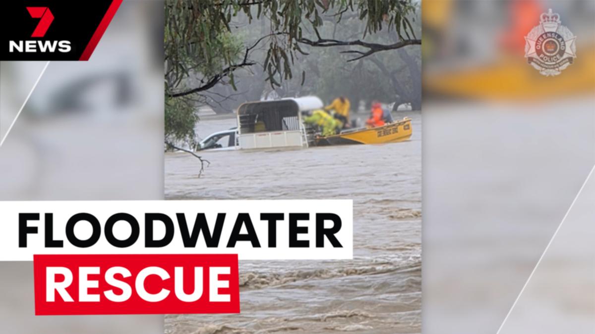 Dramatic Floodwater Rescue: Horse and Owner Saved in Tambo