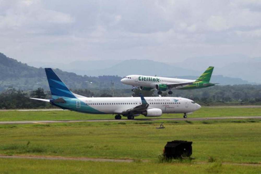 Garuda Indonesia Pertimbangkan Opsi Sewa atau Akuisisi Pesawat Boeing Bekas China: Langkah Strategis Pemulihan Keuangan?