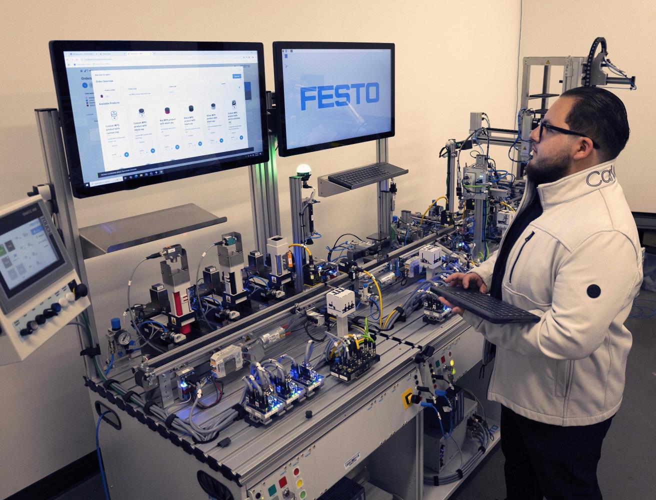 UT Chattanooga's Nanoscale Heat Transfer Expert Earns Prestigious Recognition, Boosting Automation Engineering Program