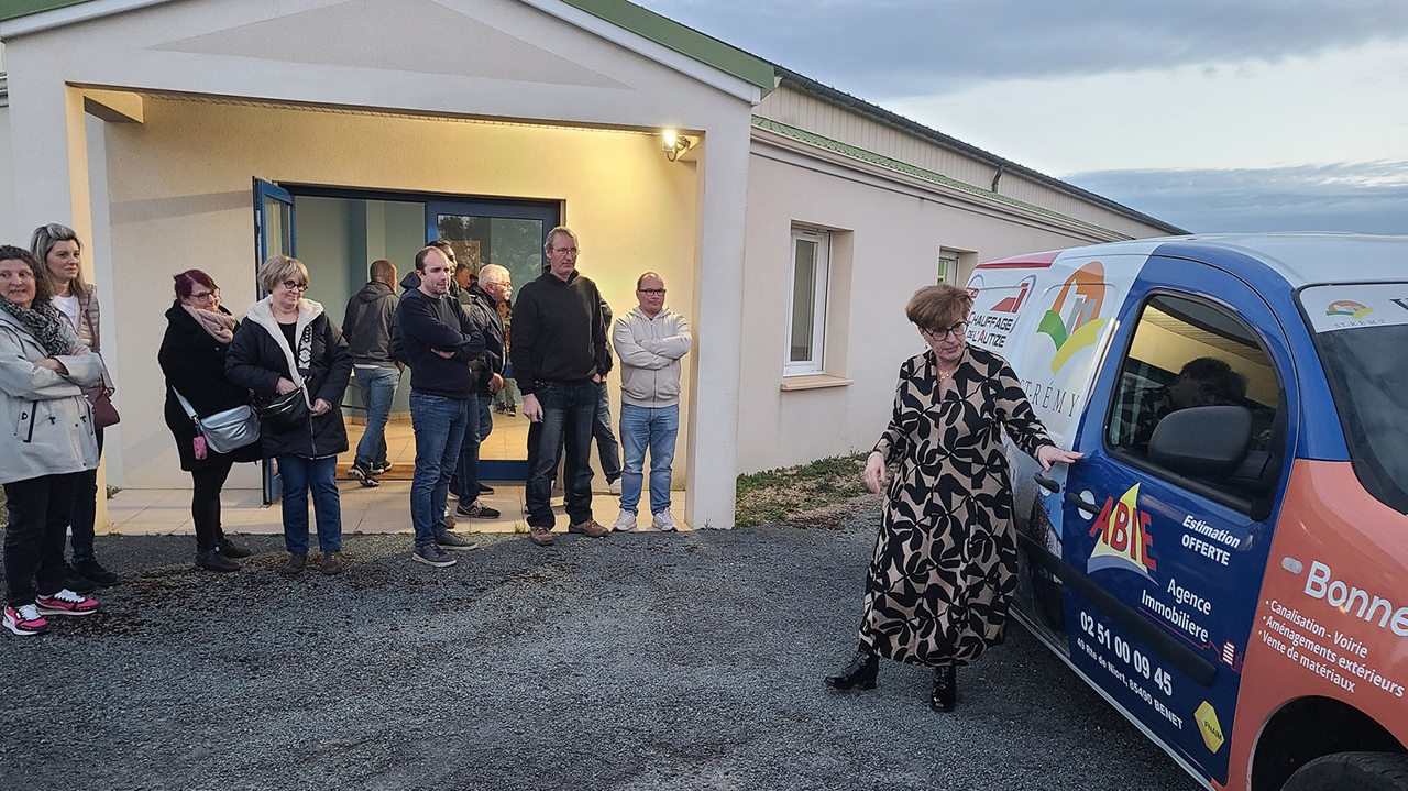 Saint-Rémy : la commune électrifie son parc automobile grâce au soutien des entreprises locales