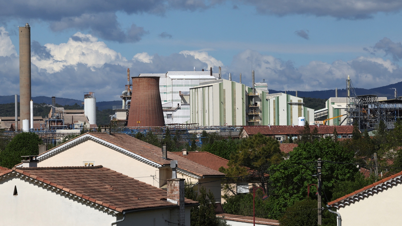 Les ouvriers face aux 'polluants éternels' : un danger pour leur emploi et leur santé