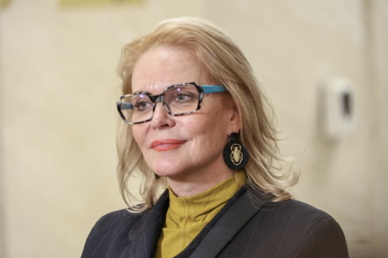 Алена Яковлева: от скандалов до любви – как сложилась жизнь народной артистки в 64 года