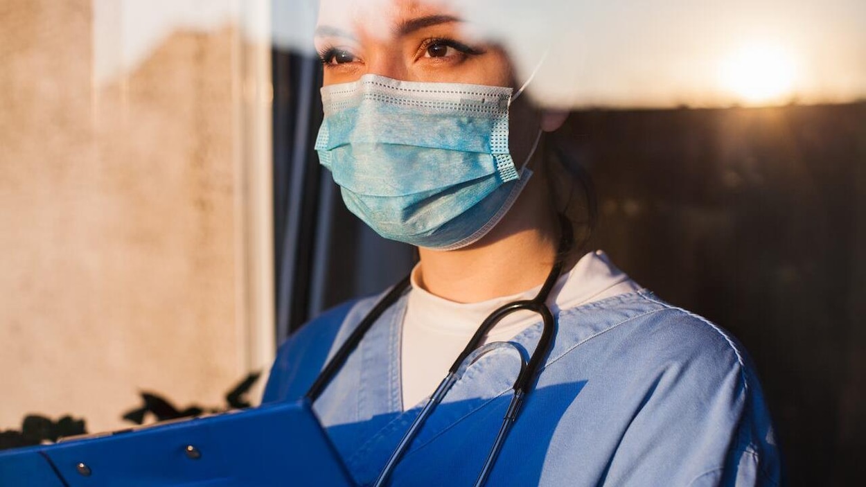 Port du masque rendu obligatoire dans les établissements de santé : nouvelle mesure sanitaire