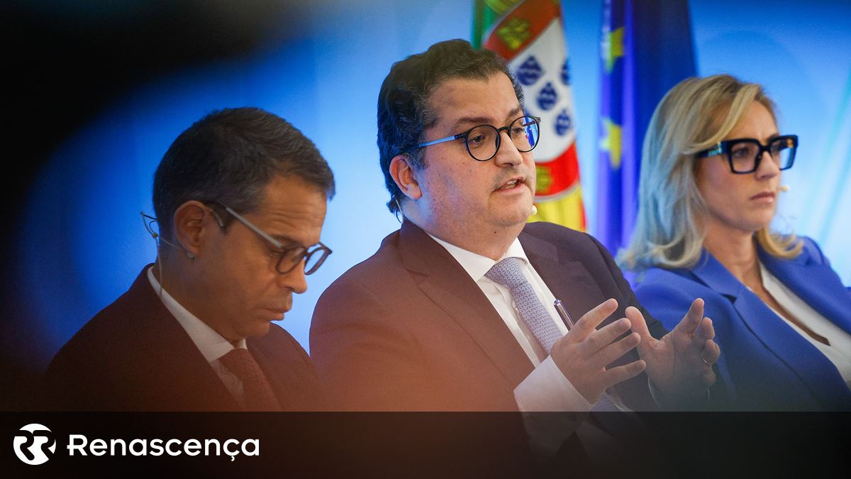 Ministro das Finanças de Portugal Expressa Esperança de que Trump Não Imponha Novas Tarifas
