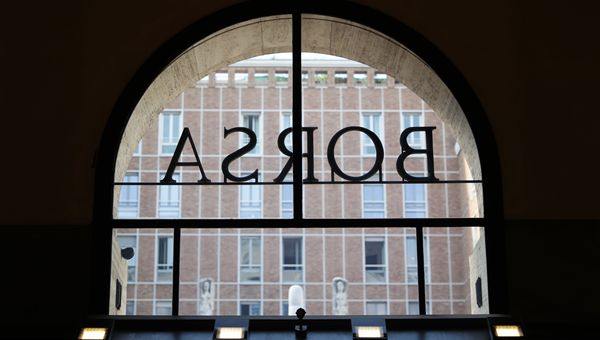 Piazza Affari un passo avanti alle altre Borse europee che procedono caute