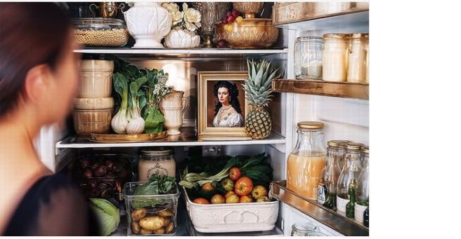 Friggescaping: l'arte di decorare il frigo che può nascondere rischi per la salute