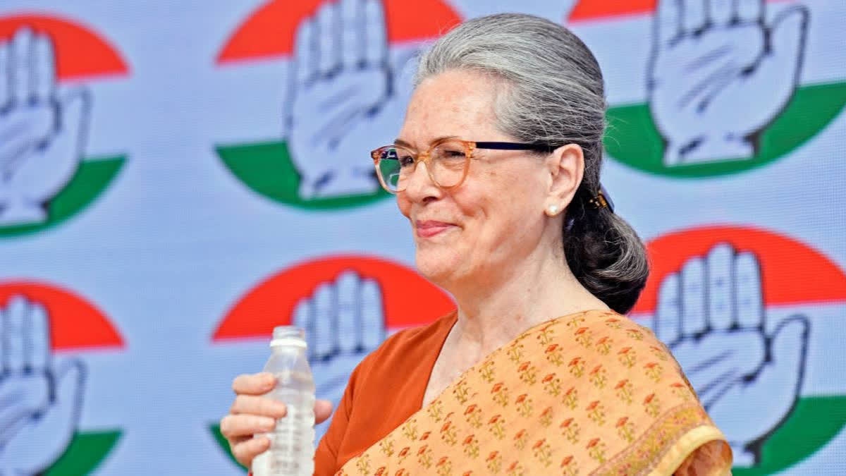 Sonia Gandhi Admitted to Delhi Hospital: Congress Leader's Health Condition Sparks Concern