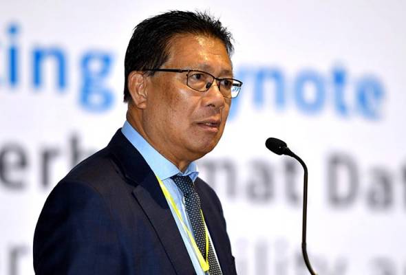 Masyarakat Harus Siap Menghadapi Tantangan Teknologi Canggih - Menteri Sarawak