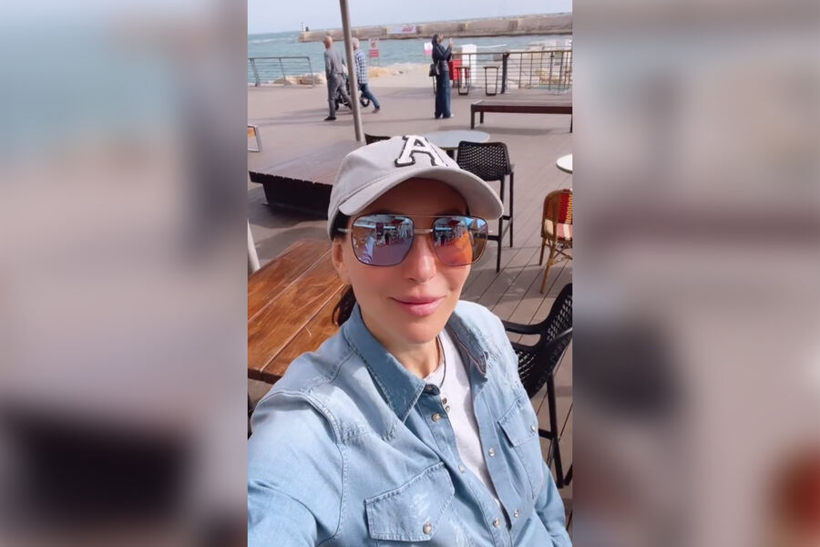 Алика Смехова улетела из России: где артистка проведет каникулы?