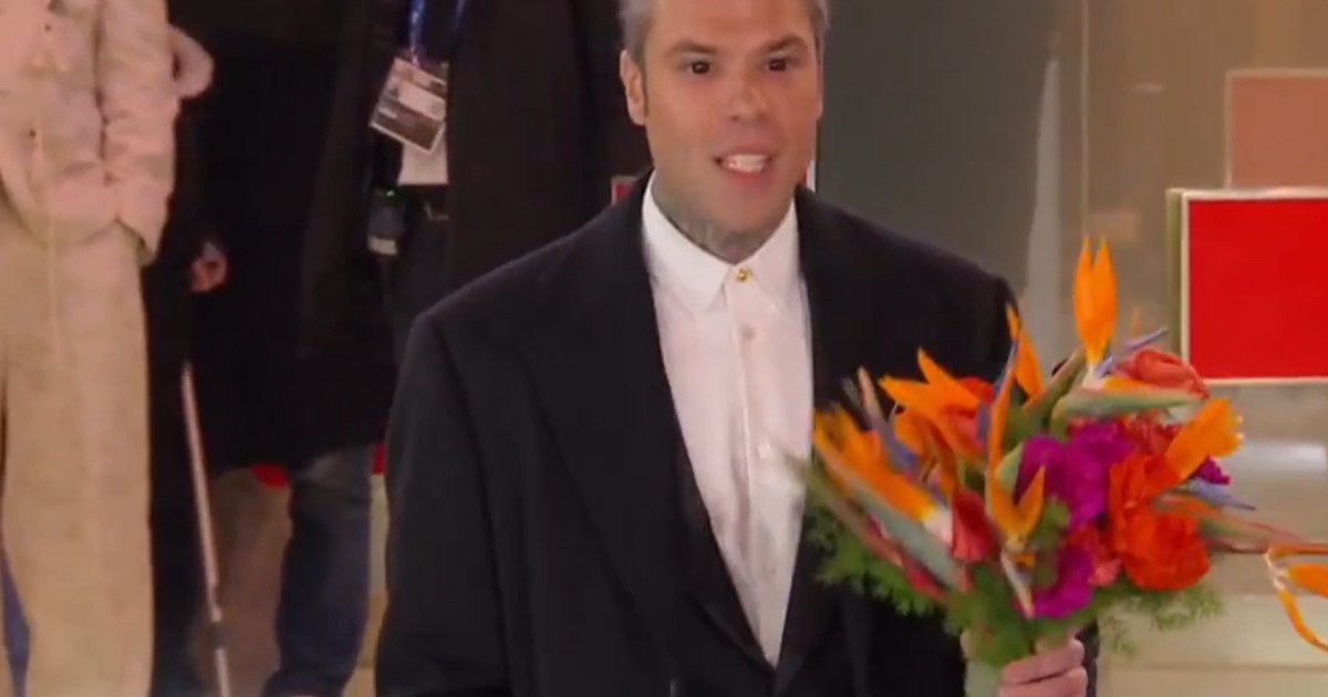 Sanremo 2025: Fedez, i fan si preoccupano per il suo aspetto