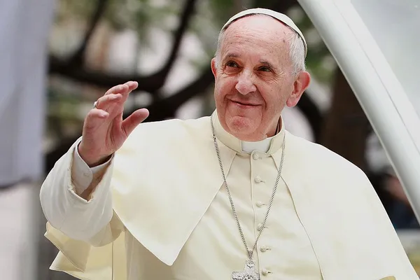 Mundo do Desporto Presta Homenagem ao Papa Falecido