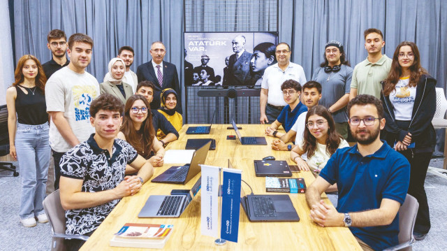 Elazığ'da Gençlere Teknoloji Hibe: Sabancı'dan Dev Yatırım!