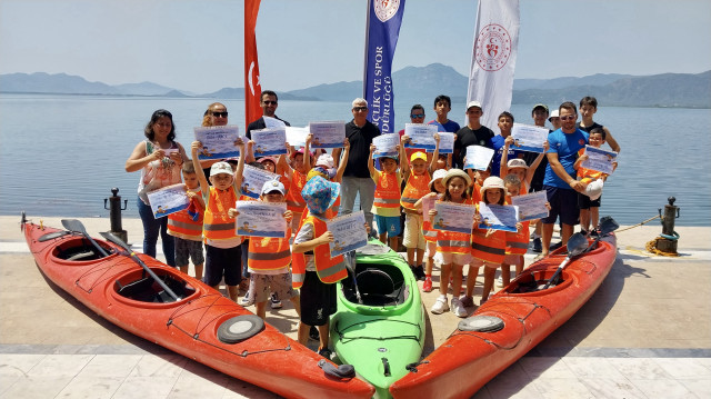 Köyceğiz'de Minik Kalplerden Göl Sularına: Anaokulu Öğrencileri Kürek Çekerek Unutulmaz Anlar Yaşadı!